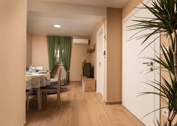 Neptun Apartamento *