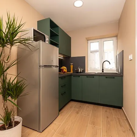 Neptun Apartman *