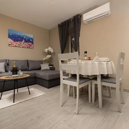 Neptun Apartman *