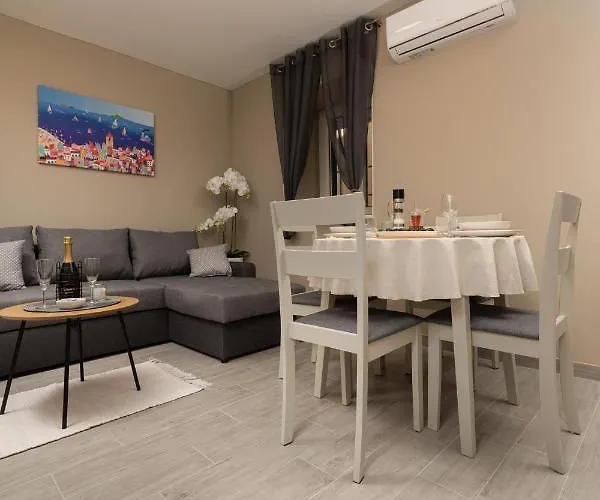 Neptun Apartman *